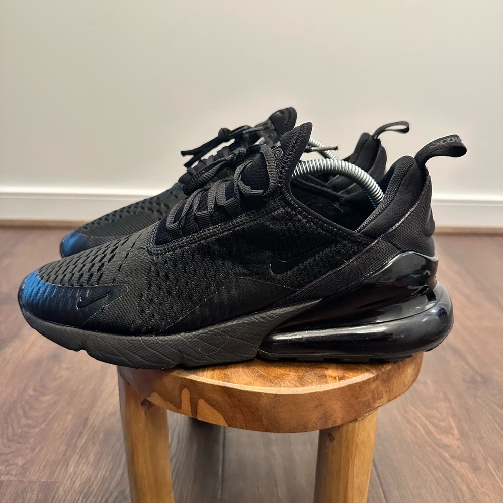 Nike Air Max 270 Triple Black (AH8050-005) Men’s Sneakers, Size 9.5